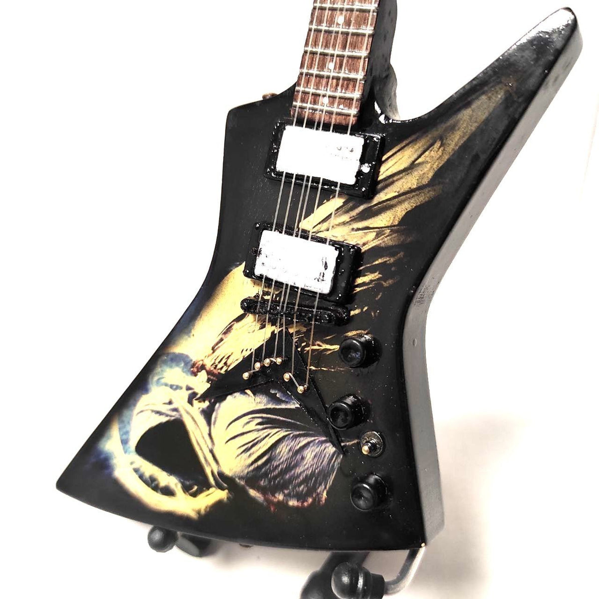 Music Legends - N126 Mini Guitarra de Colección Negra Angular Ilustrada (Años 90) - Inspirada en Megadeth - D2fy - Direct To Fans - Music Legends