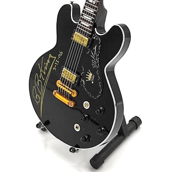 Music Legends - N529 Mini Guitarra de Colección Semihueca Negra con Firma (Años 60) - Inspirada en B.B. King - D2fy - Direct To Fans - Music Legends