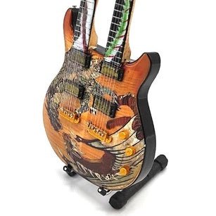 Music Legends - N6330 Mini Guitarra de Colección Ilustrada en Tonos Tierra (Años 70) - Inspirada en Santana - D2fy - Direct To Fans - Music Legends