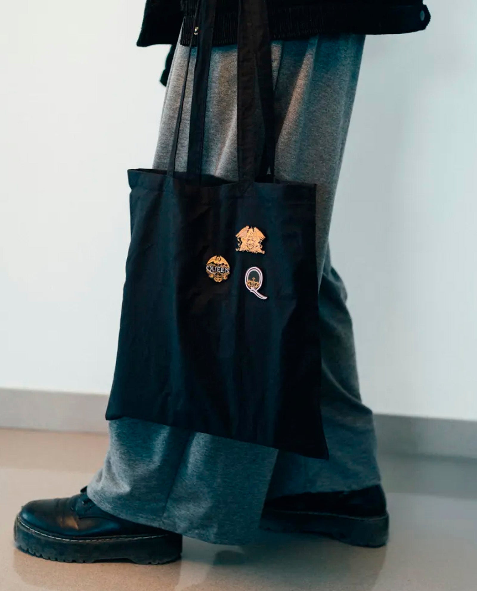 Queen - Set 4 pins "Queen" - D2fy · Rocktud - Rocktud